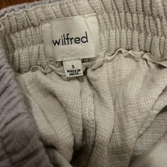 Aritzia Wilfred Shorts - Picture 4 of 5